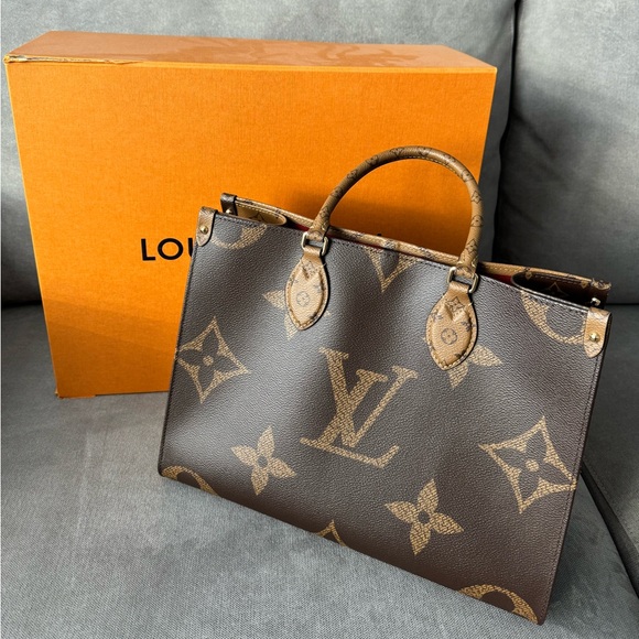 Louis Vuitton On The Go Tote MM - Picture 2 of 9